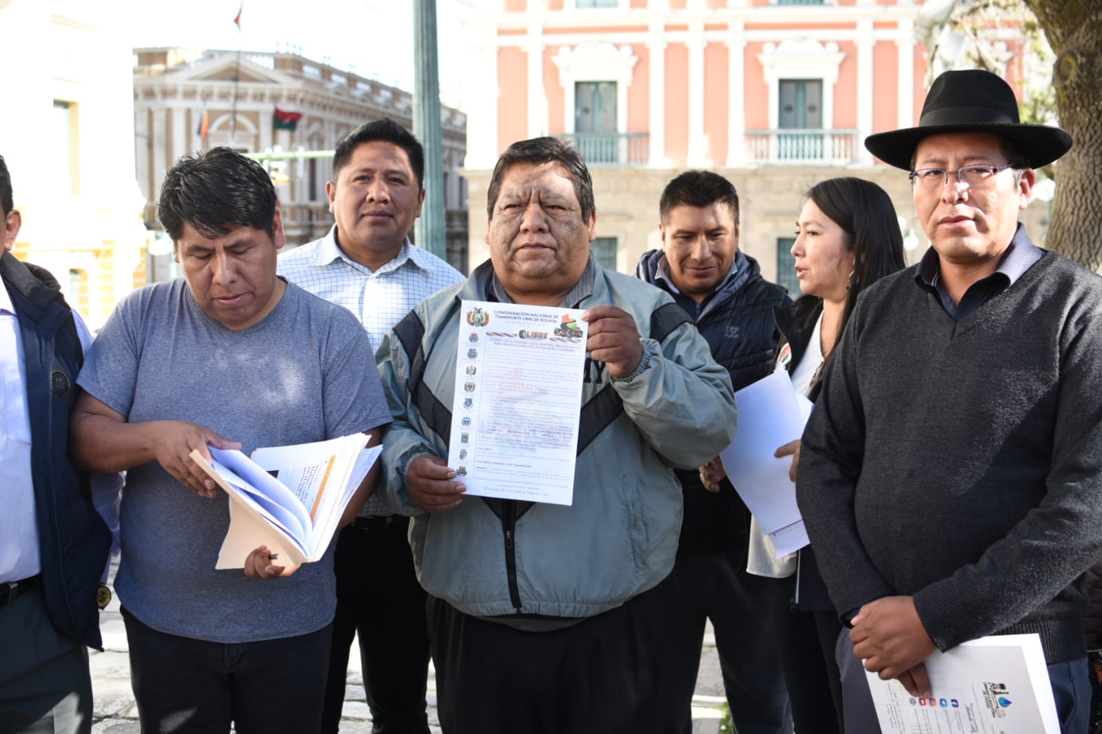 Trasporte Libre y mancomunidades de Cochabamba dan 15 días al Senado para aprobar crédito de la carretera Confital-Bombeo