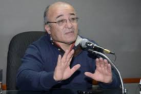 Analista ve que el “evismo” ataca a Arce con las “mismas matrices” que la derecha usó en 2006