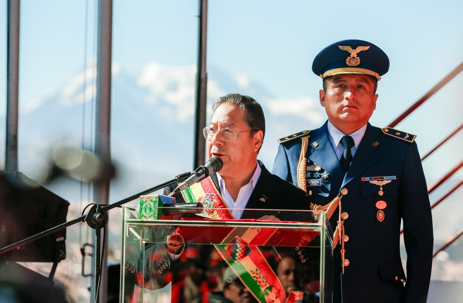 Presidente alerta de un "golpe blando" y ataques que buscan frustrar avances de la Revolución Democrática Popular e Industrializadora