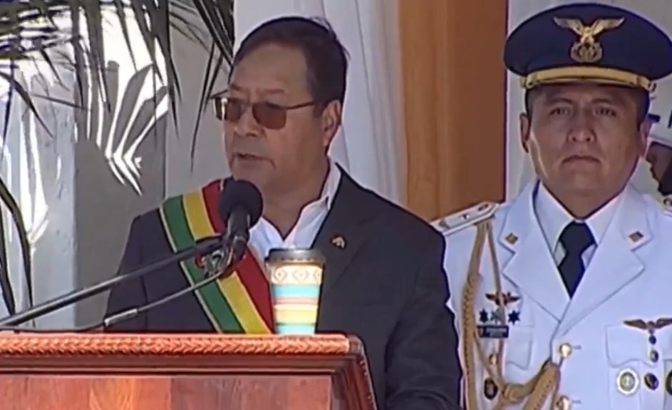 Arce insta a fortalecer el “poder aéreo” para preservar la soberanía y enfrentar al crimen organizado