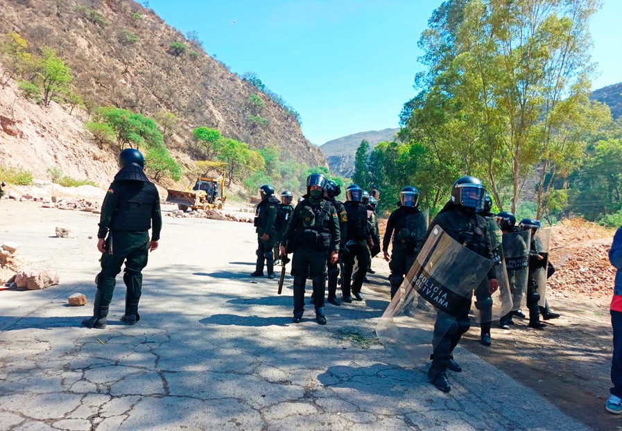 Restablecen salida de buses en rutas La Paz- Cochabamba y Oruro – Cochabamba tras desbloqueo en Parotani