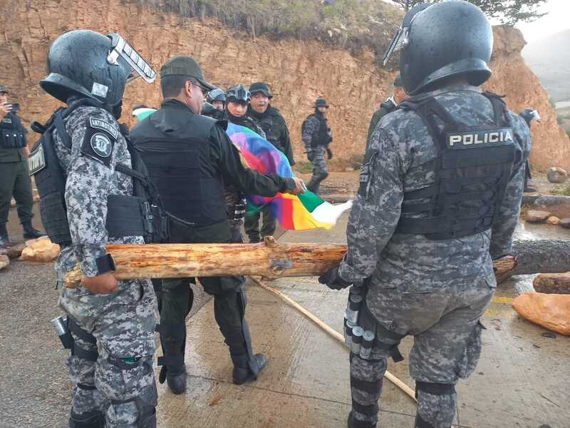 Policía desbloquea y consolida la transitabilidad entre los valles y el oriente