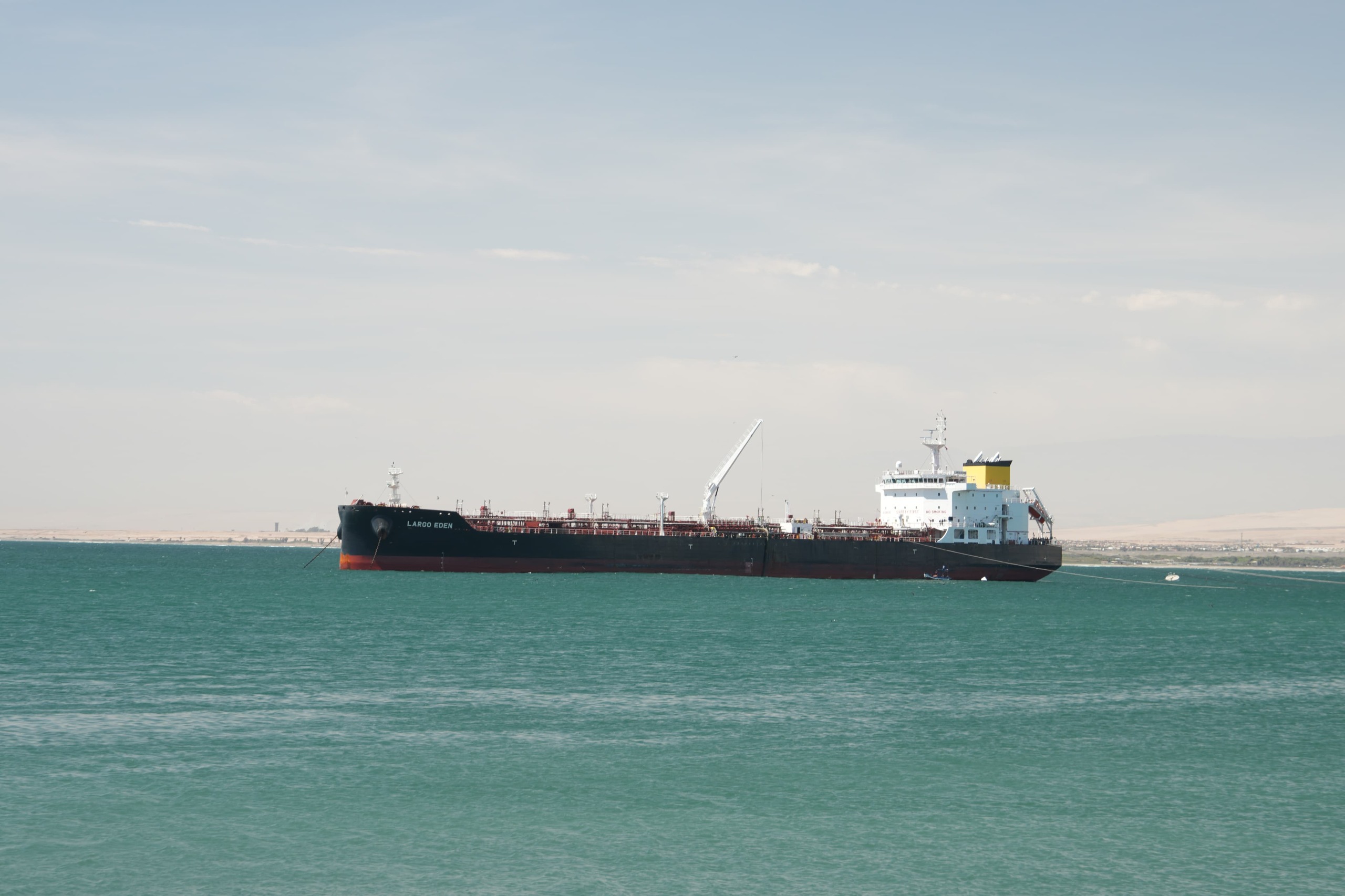 YPFB descarga 125.796 barriles de gasolina en Arica y despacha el combustible a Bolivia