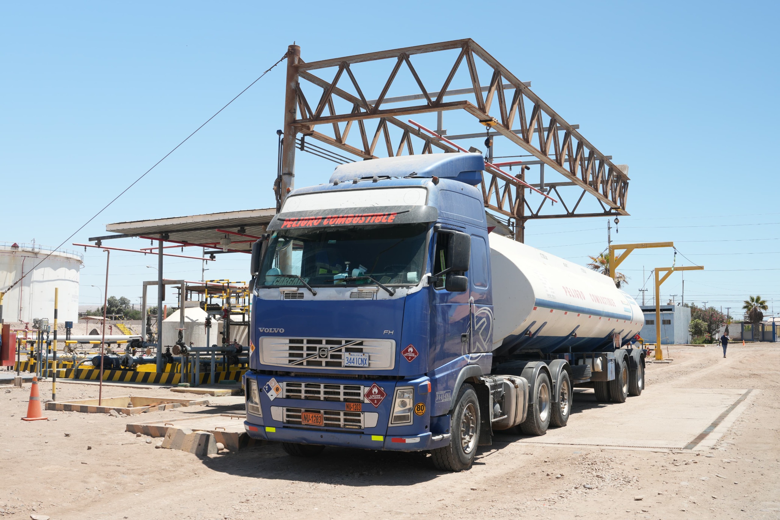 Megaoperativo moviliza a 2.500 cisternas para abastecer de combustibles a toda Bolivia