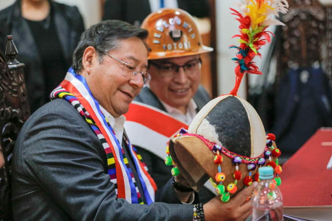 Presidente afirma que en los siguientes días se normalizará dotación de carburantes y precios de alimentos bajarán