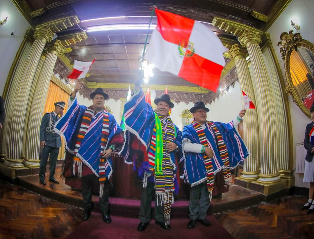 Gobierno garantiza $us 25 millones para la torre de control y la terminal área de Potosí