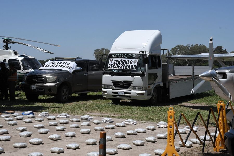 Secuestro de avioneta, vehículos y droga afecta en $us 2,6 millones al narcotráfico en Santa Cruz