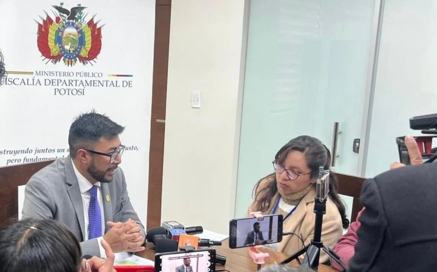 Fiscalía acusa al gobernador de Potosí Mamani y a 8 funcionarios por sobreprecio en compra de pruebas Covid-19