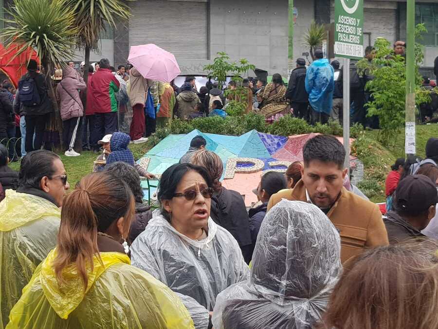Alcaldía convoca y moviliza a funcionarios en la marcha de protesta en La Paz