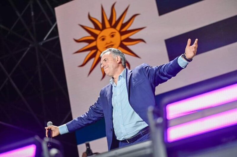 Arce felicita al electo presidente de Uruguay Yamandú Orsi