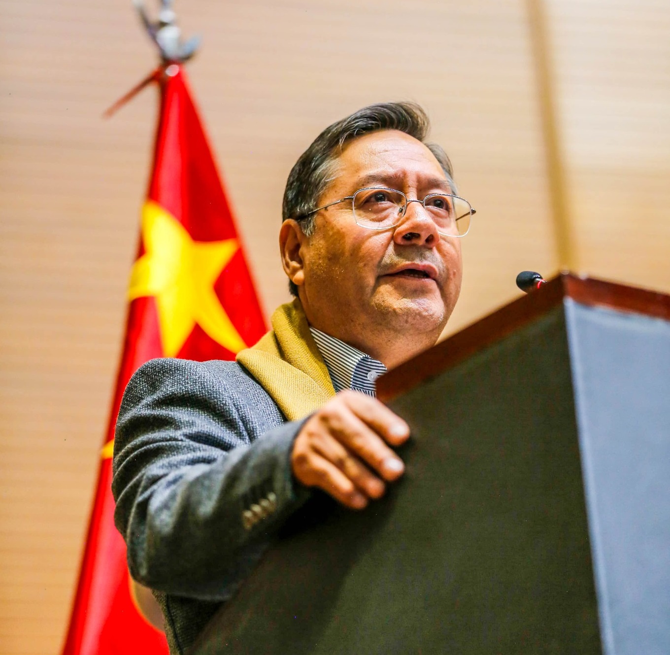 Arce exhorta al legislativo a acelerar la aprobación del contrato para industrializar el litio