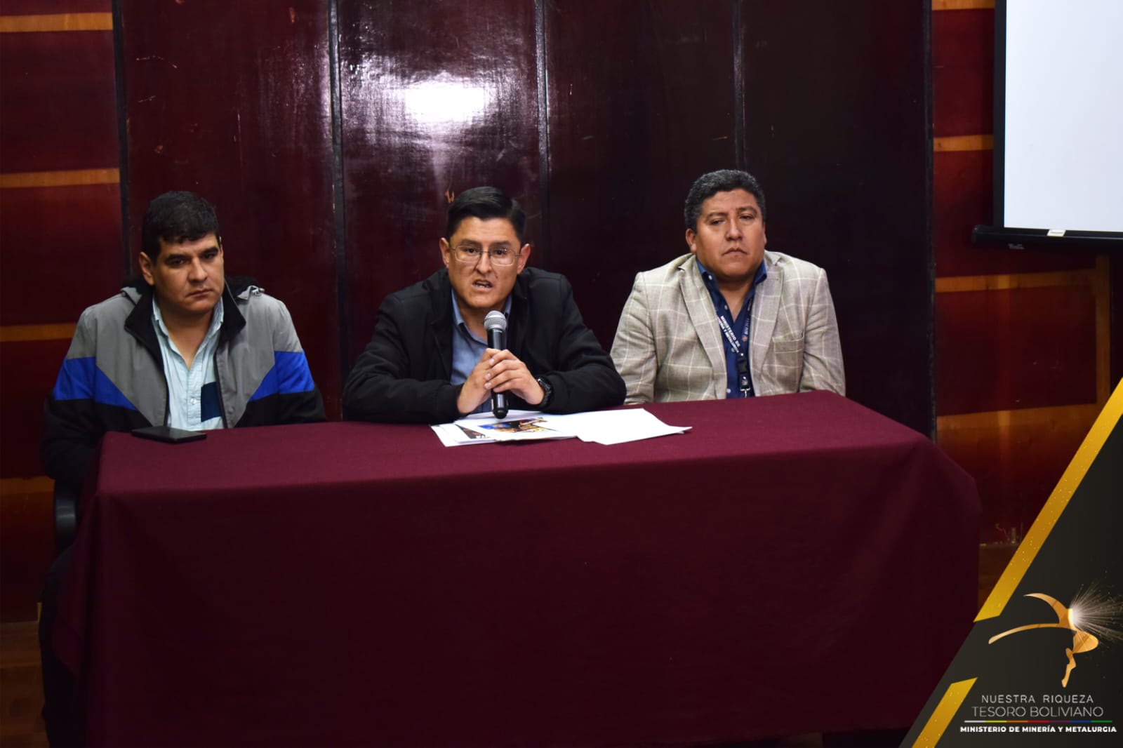 Desmienten a senadora de CC sobre supuesto lavado de dinero en Epcoro