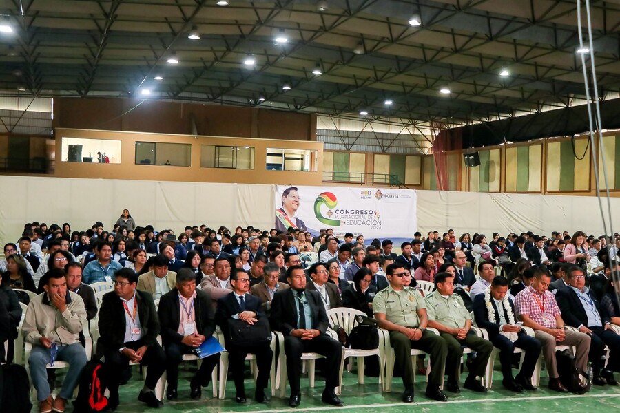 Más de 300 delegados debaten sobre la educación en el Congreso Departamental de Cochabamba