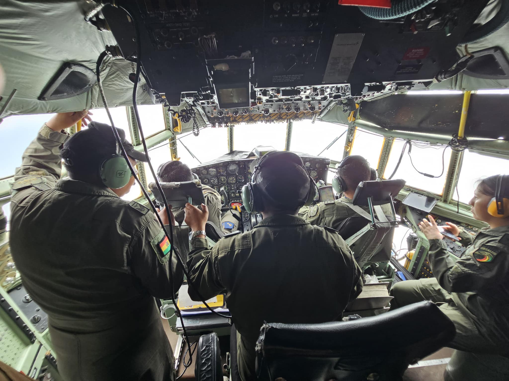 Alistan nuevo bombardeo de nubes para provocar lluvias en Santa Cruz y contribuir a sofocar incendios