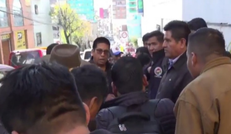 Instalan vigilia y piden pena máxima para Áñez, Camacho y Pumari