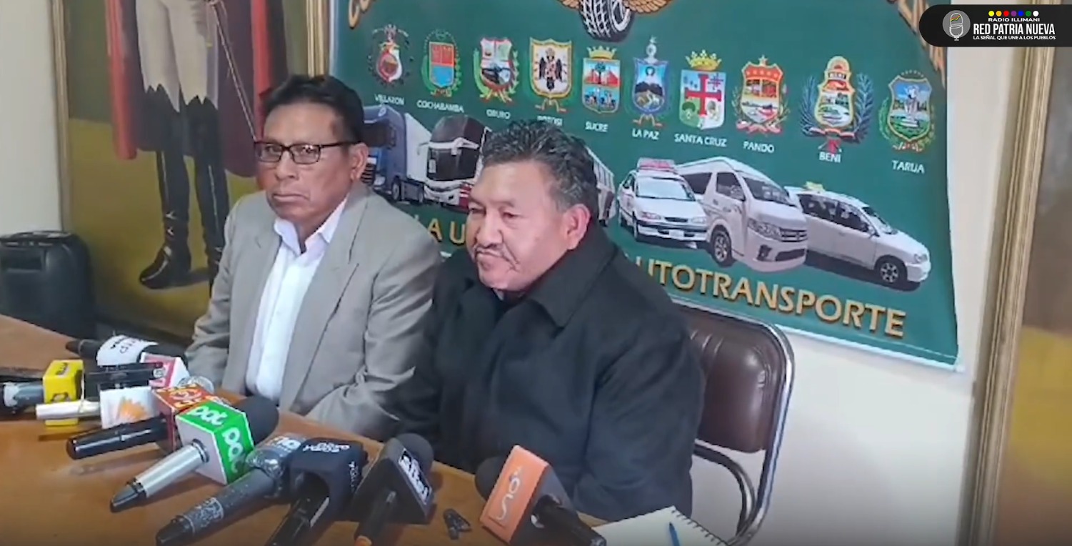 Chóferes piden intervención de la Policía al bloqueo evista