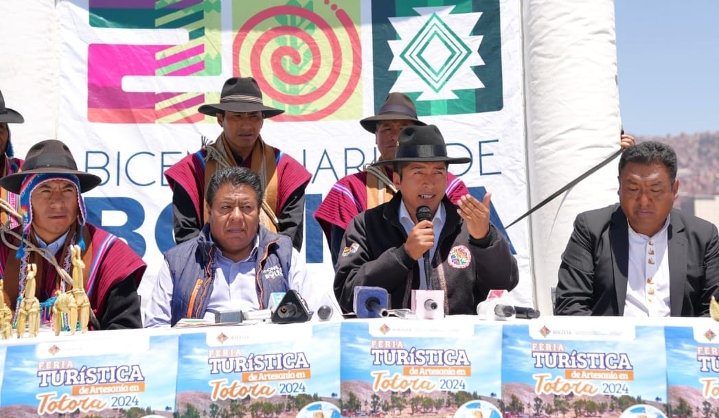 Invitan a la feria de la artesanía con base a totora este sábado en la ciudad de La Paz