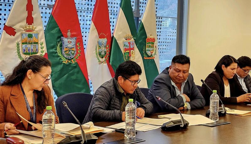 Juez de Caranavi retrocede y se declara incompetente para tratar el amparo sobre la elección del Fiscal General