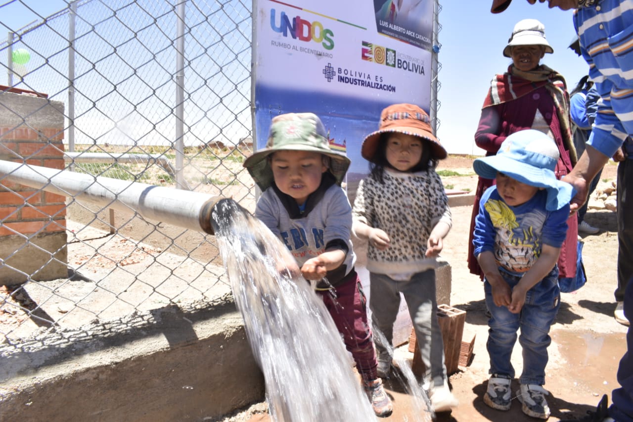 Entregan pozos de agua para el desarrollo resiliente de pequeños productores de La Paz