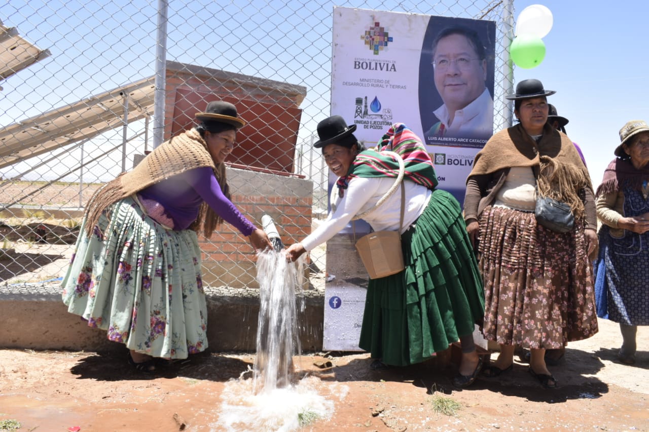 Entregan sistemas de agua subterránea para el desarrollo resiliente de pequeños productores de La Paz