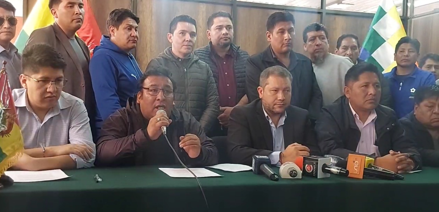 Transportistas levantan paro y bloqueos en La Paz tras arribar a acuerdo con el Gobierno