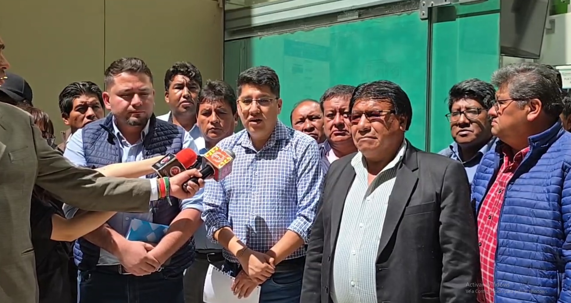 Gobierno y transporte de La Paz forman comisión para control del despacho y distribución de carburantes
