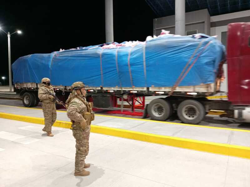 Incautan ropa de vestir nueva de contrabando por Bs 2.5 millones