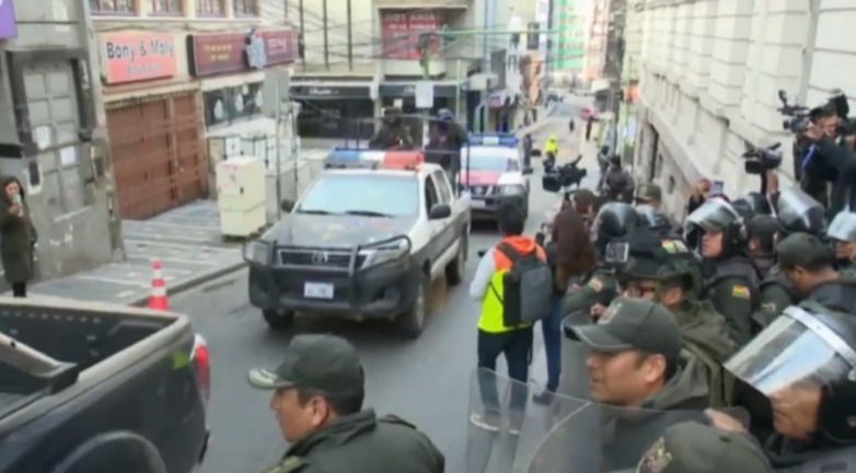 Caso Golpe I: Camacho y Pumari llegan al Tribunal de Justicia de La Paz y aguardan reinstalación del juicio