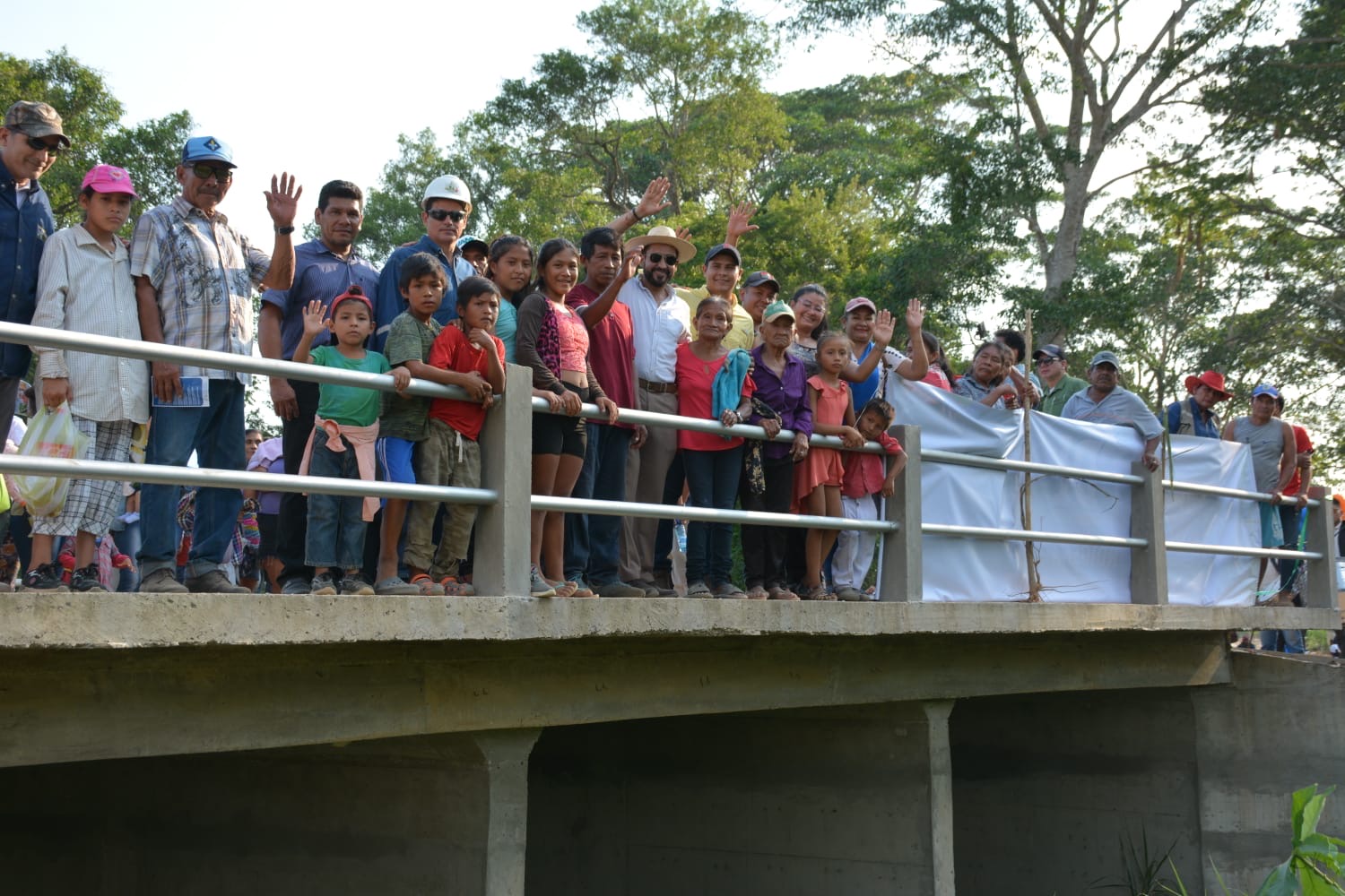 En Trinidad entregan dos puentes vehiculares para apoyar al sector productivo