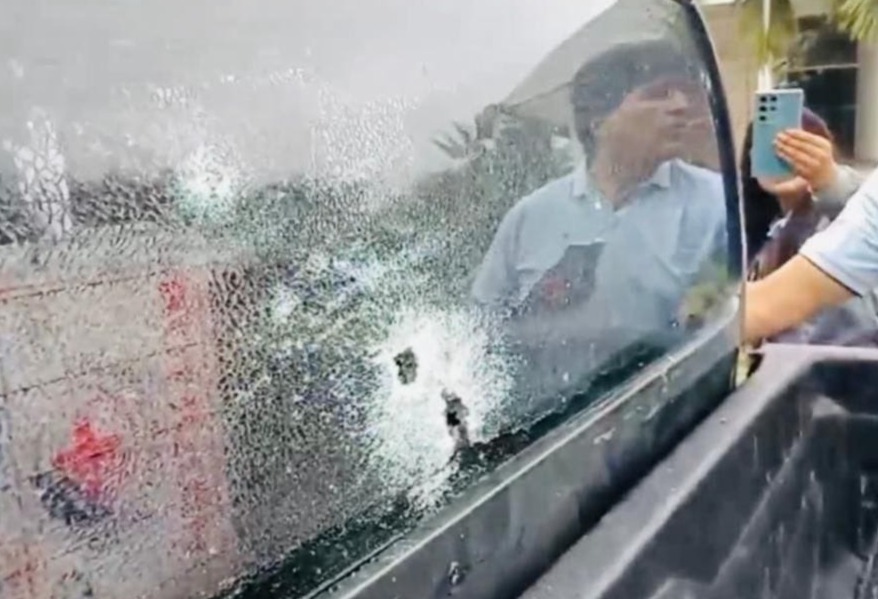 Suman voces que califican a presunto ataque a Evo como “autoatentado” para promover más violencia y evitar justicia 