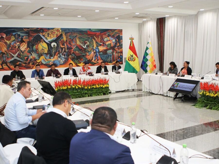 CNA se reúne para tratar temas del Bicentenario, economía y no se descarta el bloqueo evista