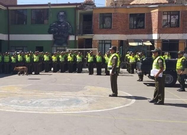 Policía decide replegarse del Trópico de Cochabamba ante amenaza de evistas