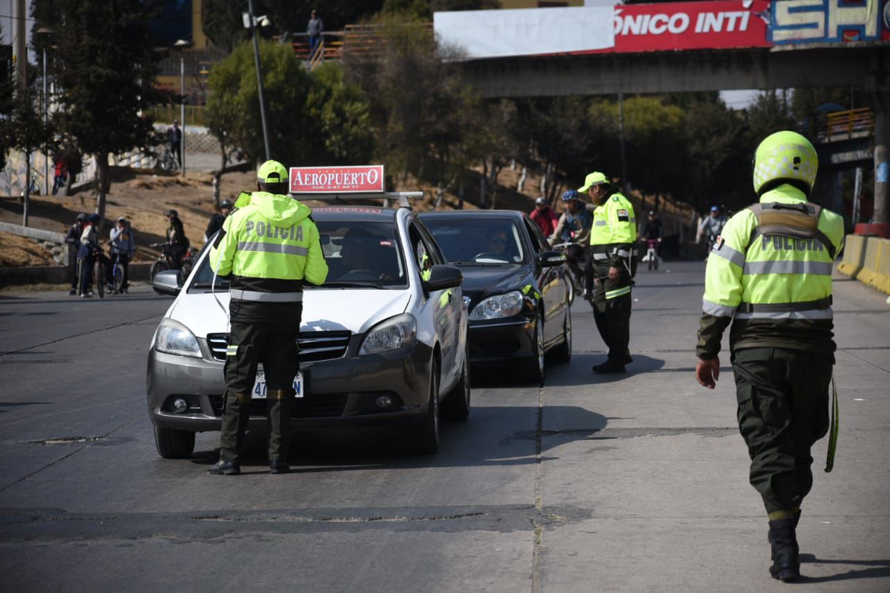 Más de 250 vehículos infringieron las restricciones en el Día del Peatón en La Paz