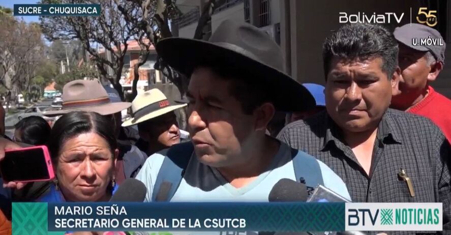 Inician vigilia en puertas del TCP en Sucre y TSE en La Paz, exigen que reconozcan a la nueva directiva del MAS