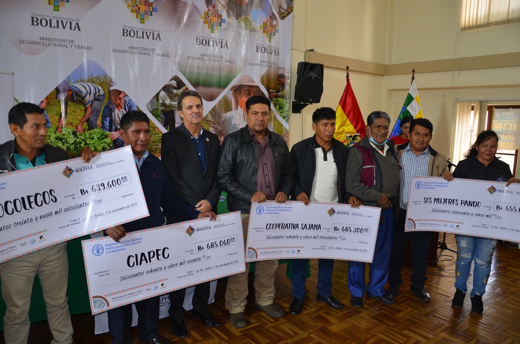 Gobierno y FAO canalizan Bs 4,3 millones a organizaciones campesinas e indígenas para mejorar su producción 