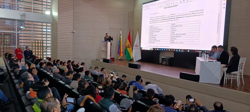 En Bolivia nueve empresas privadas tienen autorización de importación de combustible para consumo propio
