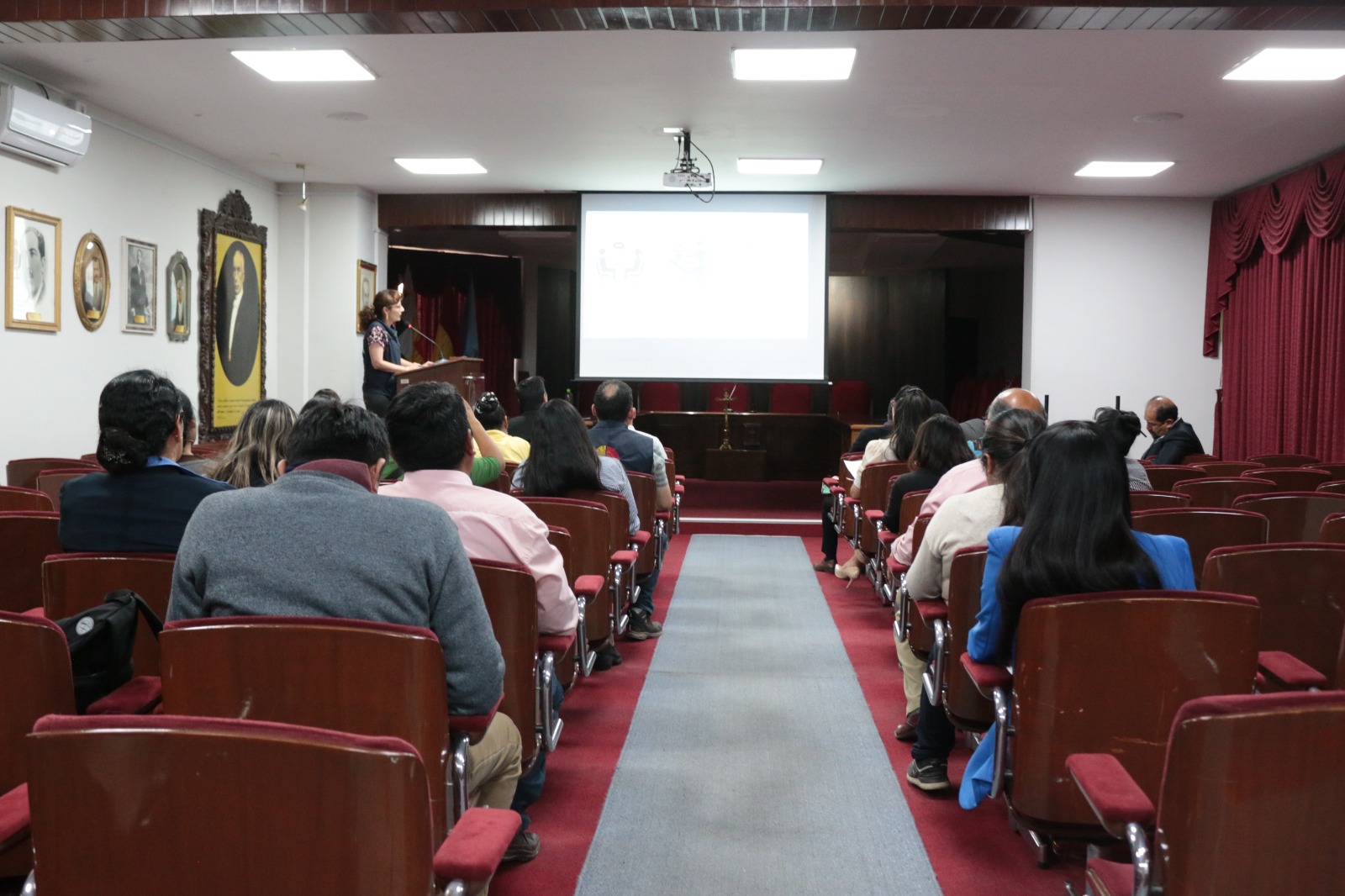 Planifican acciones para ampliar y renovar las cárceles en Cochabamba