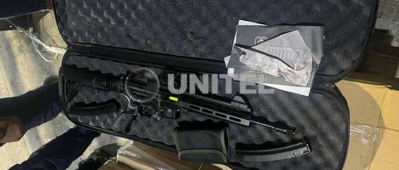 Secuestran en aeropuerto cruceño más de 160 armas de grueso calibre provenientes de Turquía