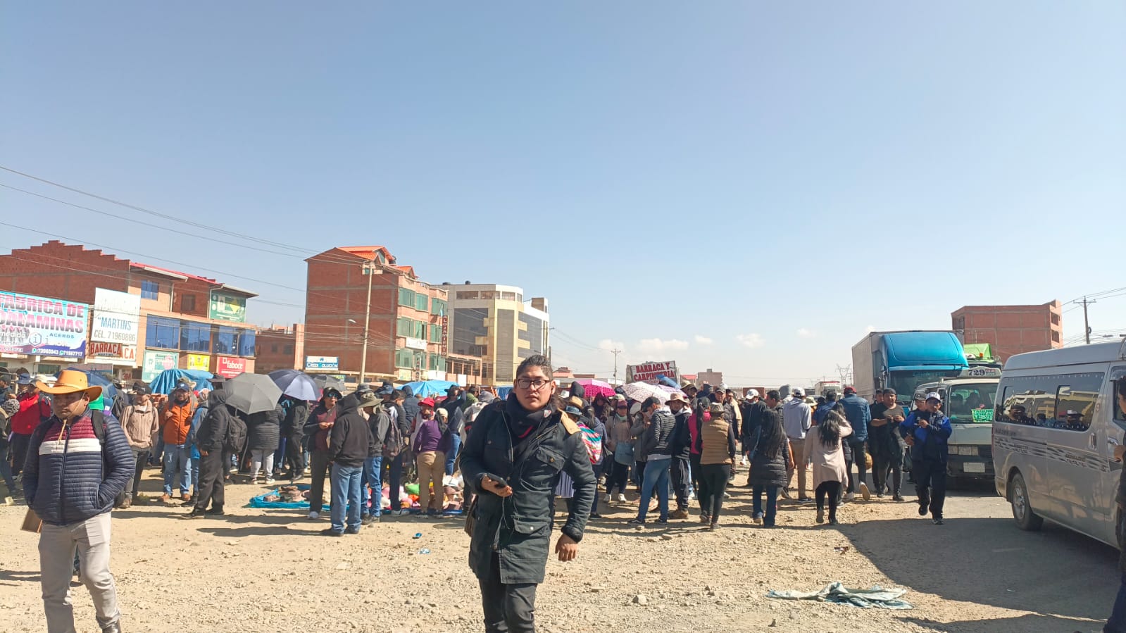 Multitudinaria concentración reafirma defensa de la democracia