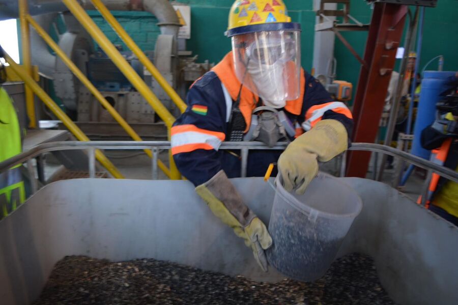 Bolivia apuesta por la transformación de residuos de aparatos eléctricos y electrónicos en combustible