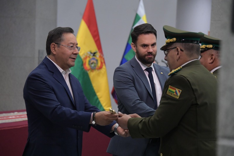 Posesionan al Alto Mando de la Policía con grados de generales, Álvarez Griffiths fue ratificado