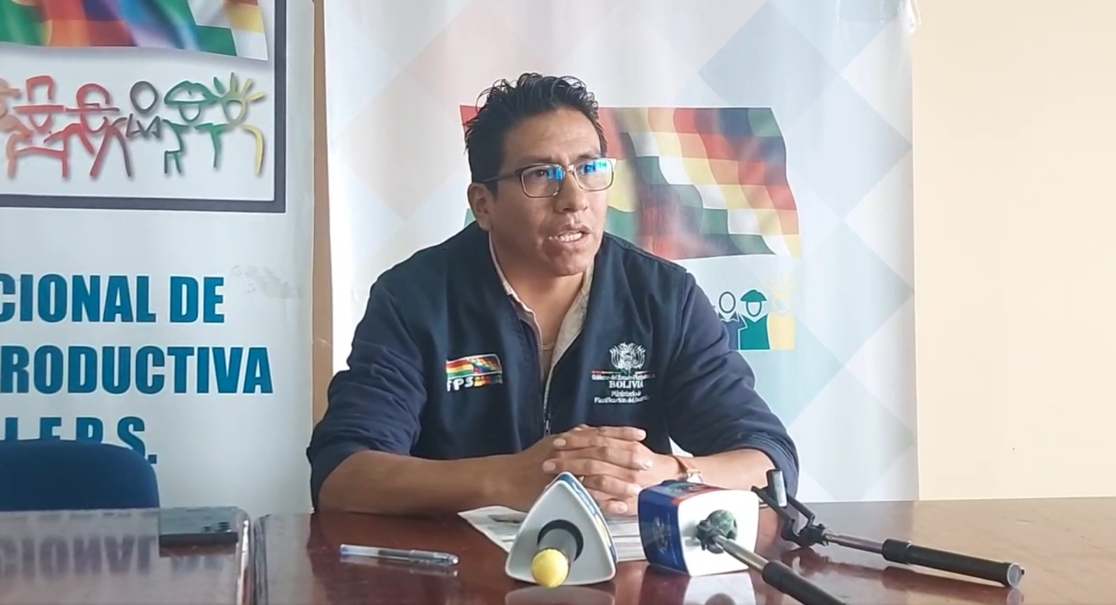 Gerente departamental del Fondo Nacional de Inversión Productiva y Social (FPS) La Paz, Willy Ramos. Captura: Vos Tv