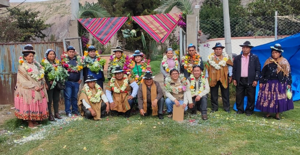 Colocado de la piedra fundamental para la Construcción del Muro de Contención en el río La Paz del municipio de Mecapaca (La Paz). Foto: Programa Empoderar 