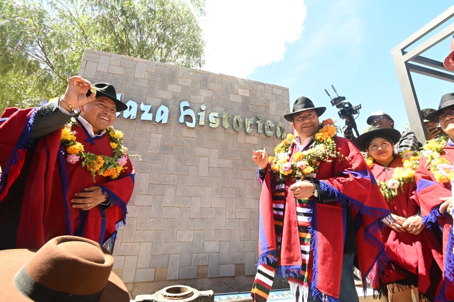 Arce entrega plaza que honra la Batalla de Tumusla en Cotagaita y llama a fortalecer el Estado Plurinacional