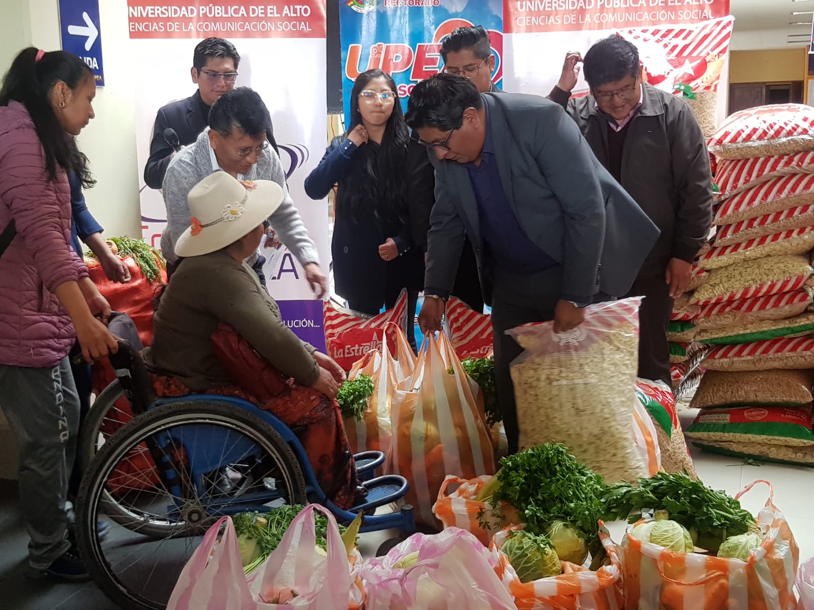 Upea beneficia a 20 familias de escasos recursos con la entrega de productos