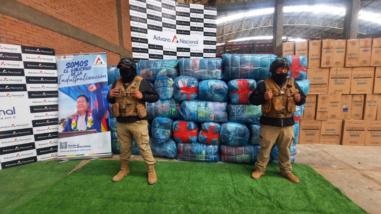 Comisan 769 bultos de ropa usada y 440.000 cajetillas de cigarrillos valorados en más de Bs 1 millón