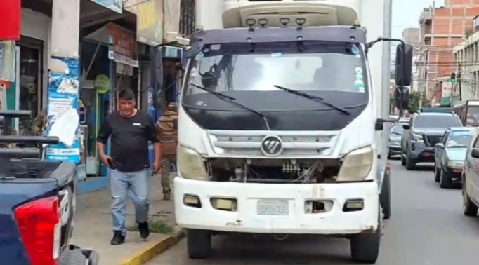Interceptan camión en Tarija que presuntamente desviaba 7.500 kilos de carne al contrabando