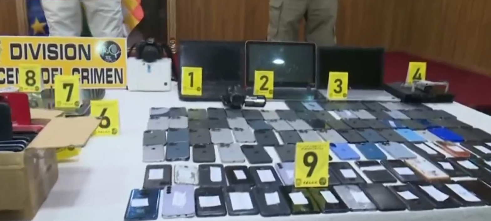 Secuestran 278 celulares, laptops y cámaras fotográficas en una vivienda de El Alto