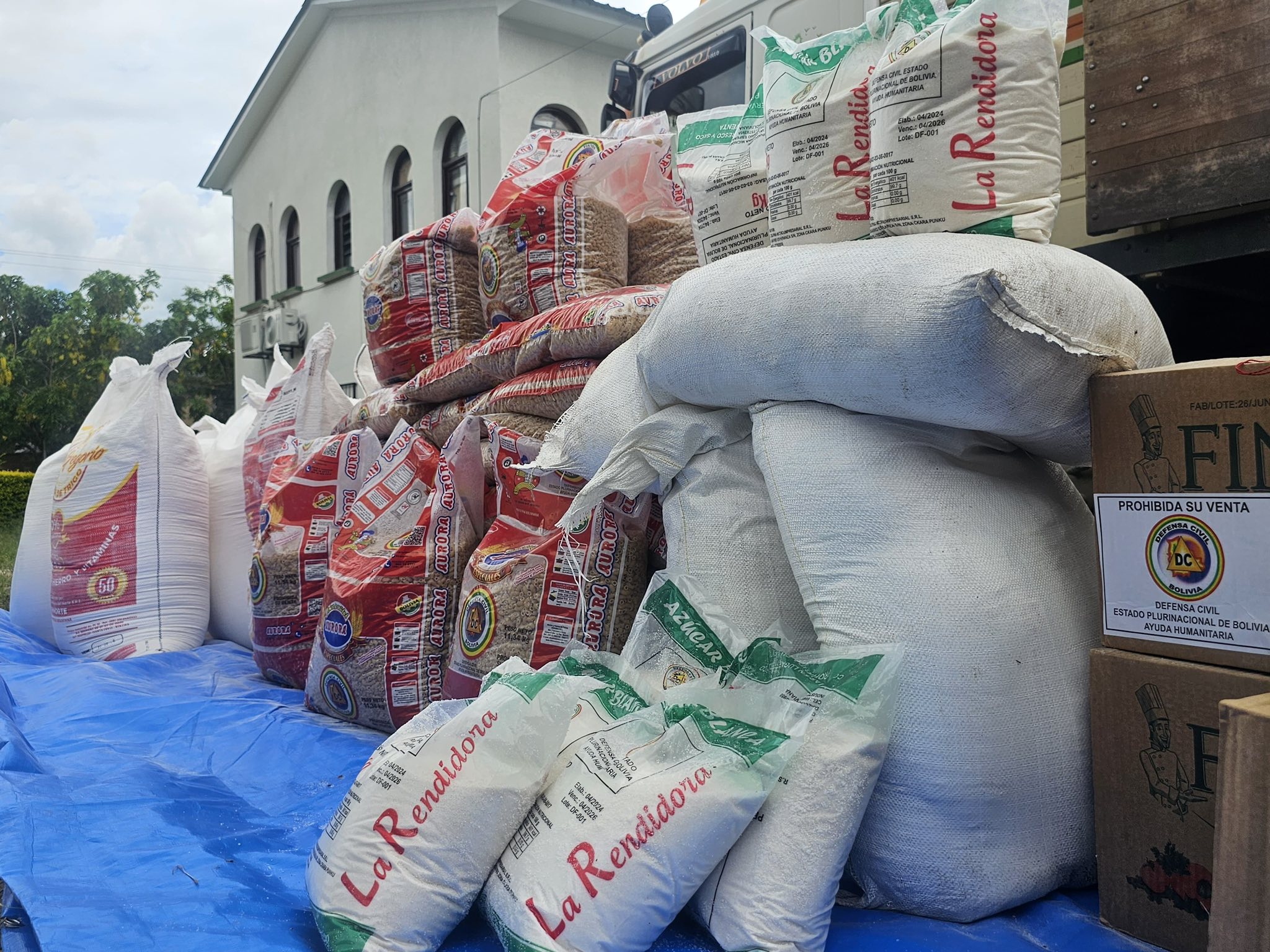 Gobierno atendió a más de 17.853 familias damnificadas y entregó 319 toneladas de ayuda humanitaria