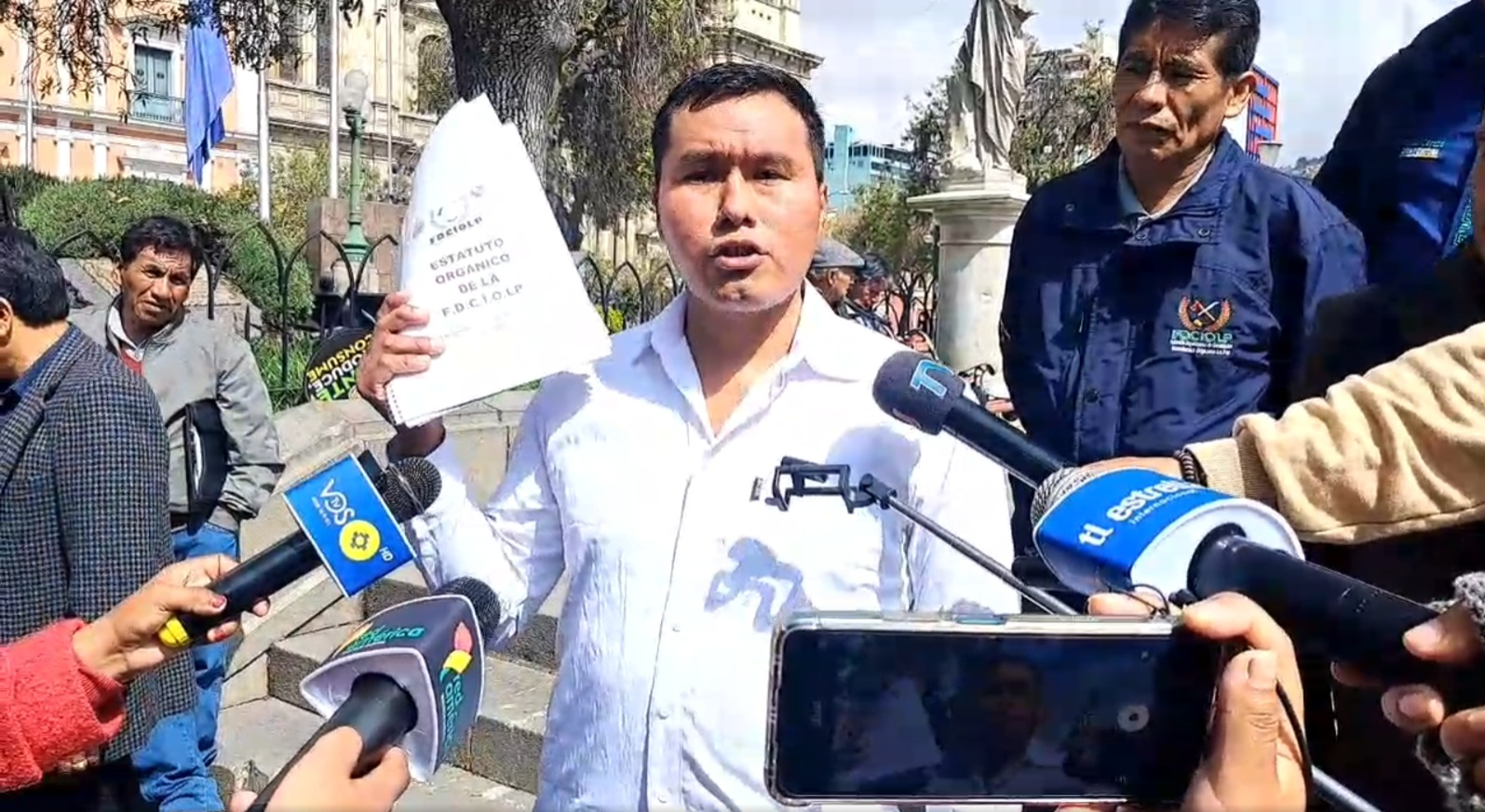 Emilio Huanca, secretario de actas de la Federación Departamental de Comunidades Interculturales de La Paz. Captura: TeleEstrella